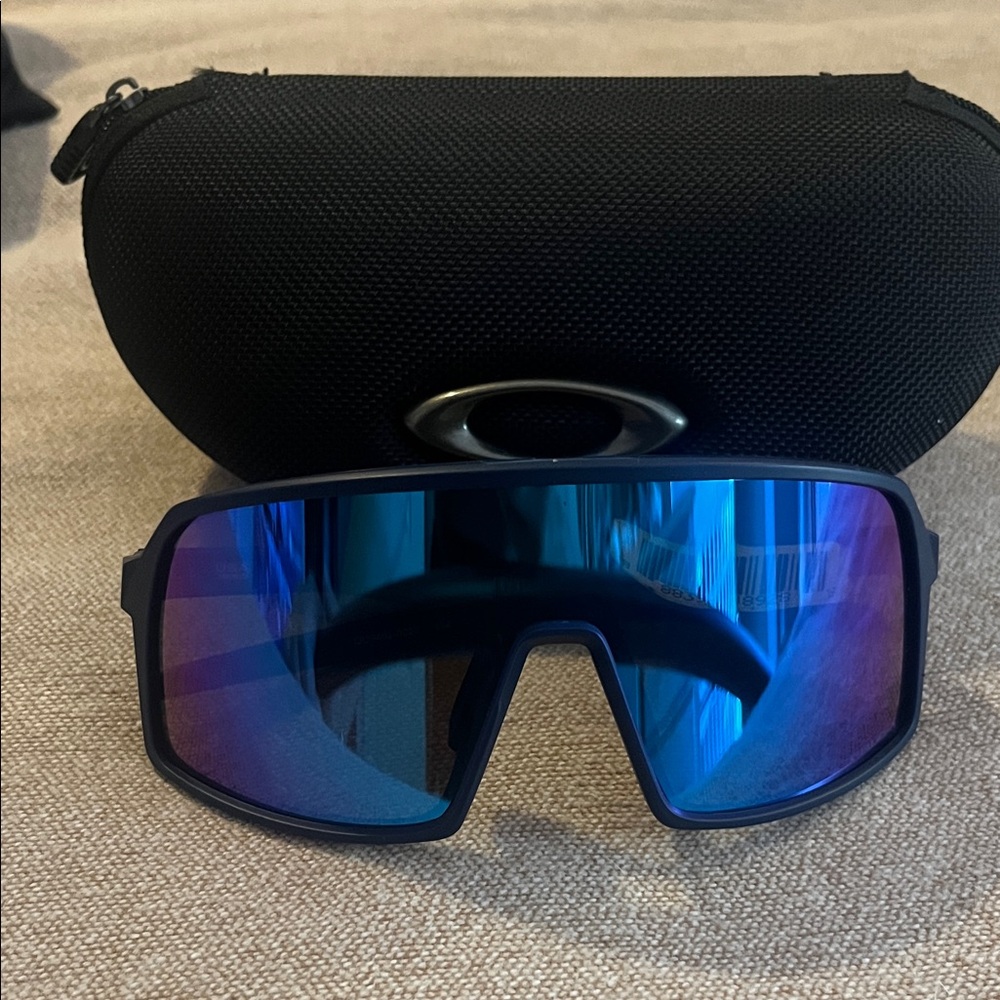 Brand New - Oakley Black and Blue Glasses with Case
